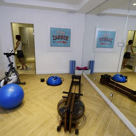 Acona Selca Film Star Looks In A Glamorous Setting With Amazing Facilities Brac Villa *