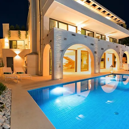 Villa Acona - Film Star Looks In A Glamorous Setting With Amazing Facilities
