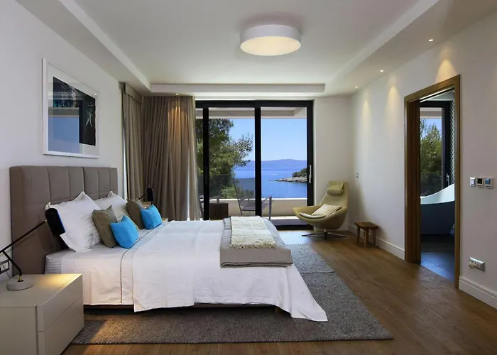 Acona Film Star Looks In A Glamorous Setting With Amazing *